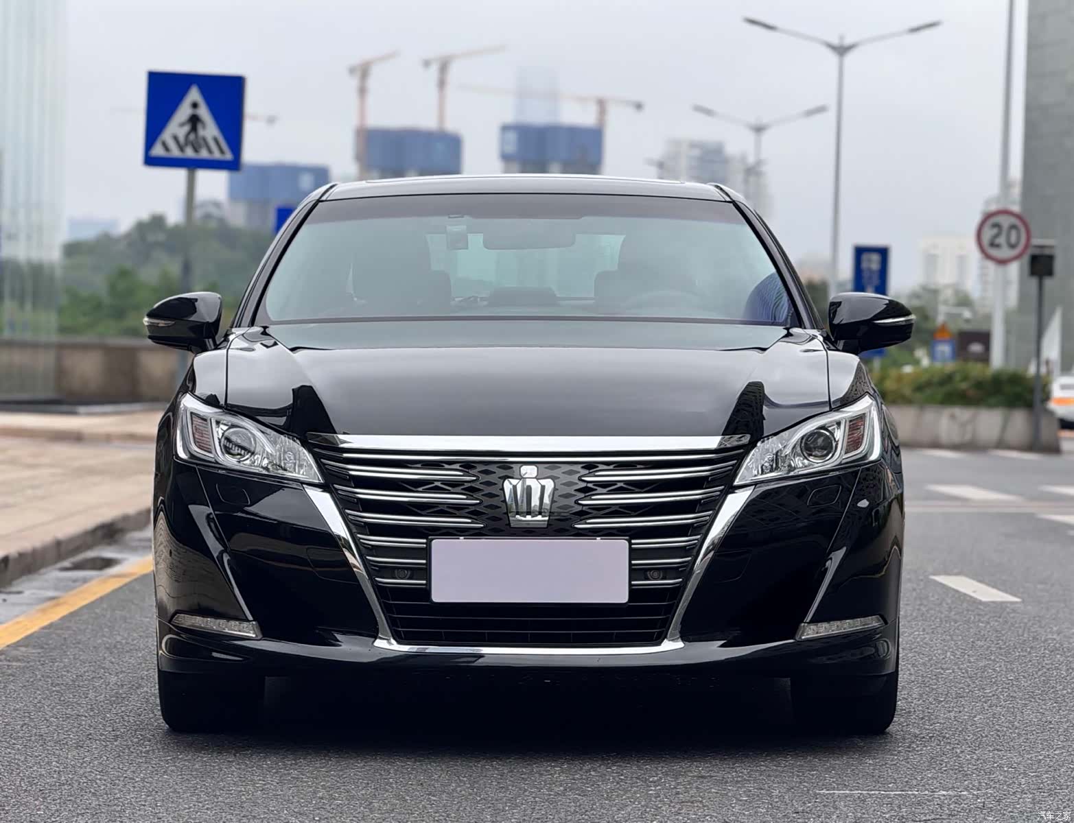 Toyota Crown, 2017 2