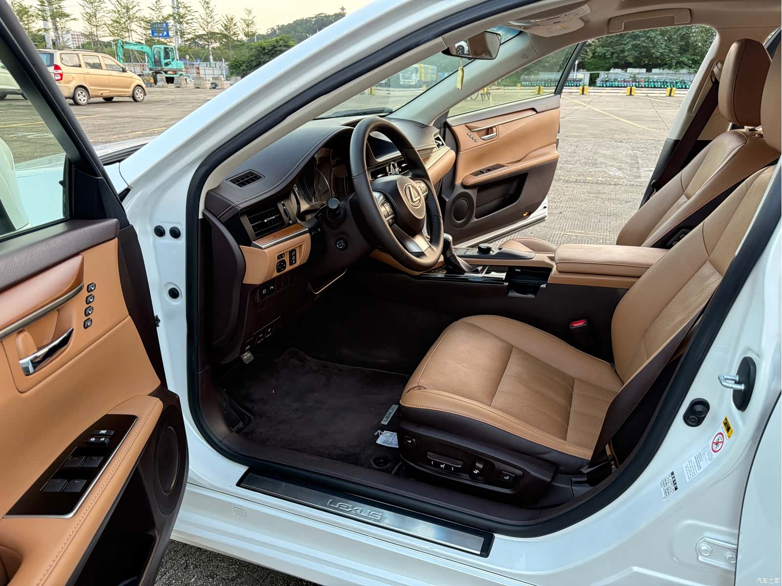 Lexus ES, 2016 4