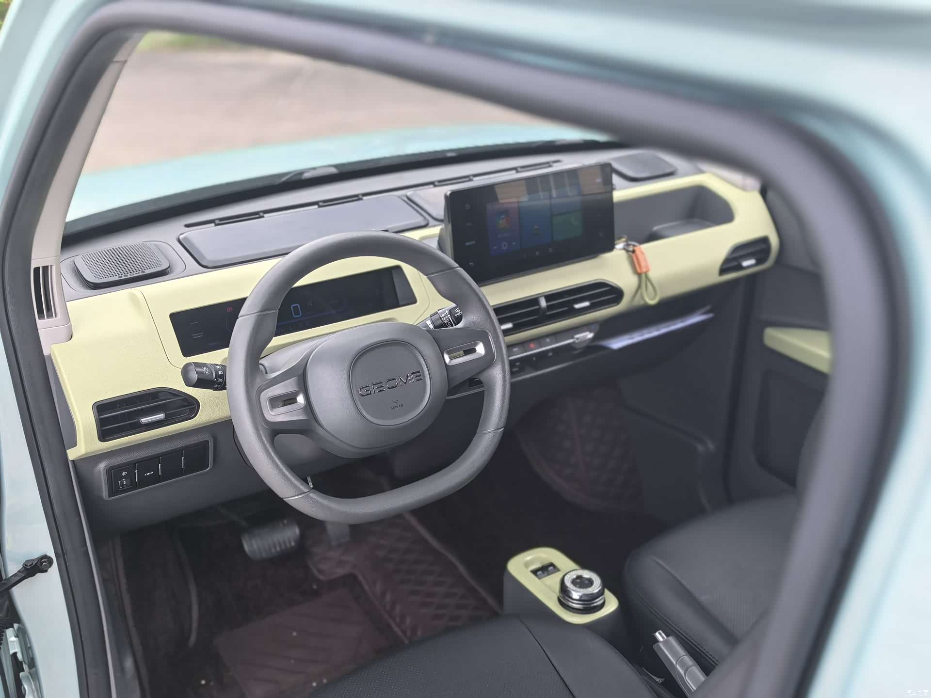 Geely Panda, 2023 14