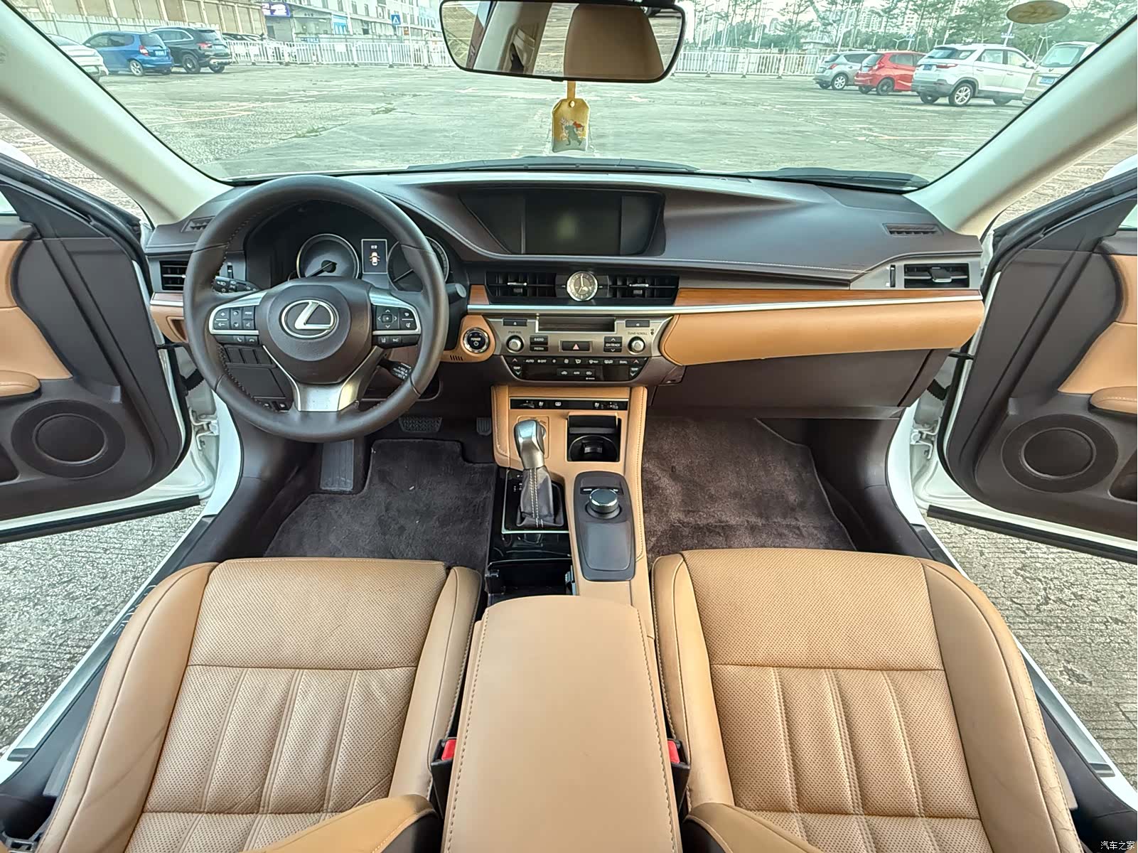 Lexus ES, 2016 6