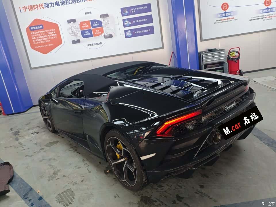 Lamborghini Huracán, 2023 4