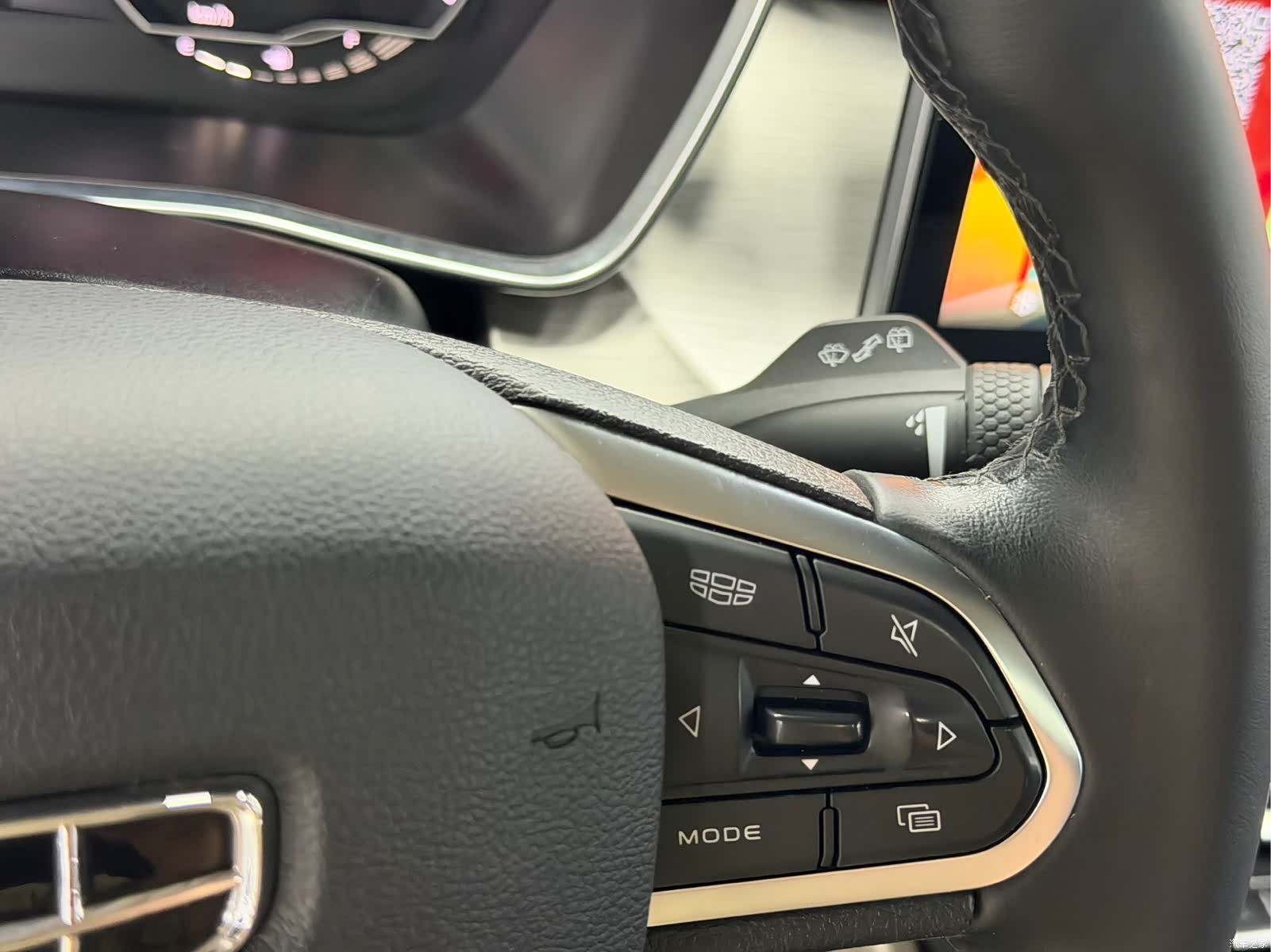 Geely Coolray, 2022 9