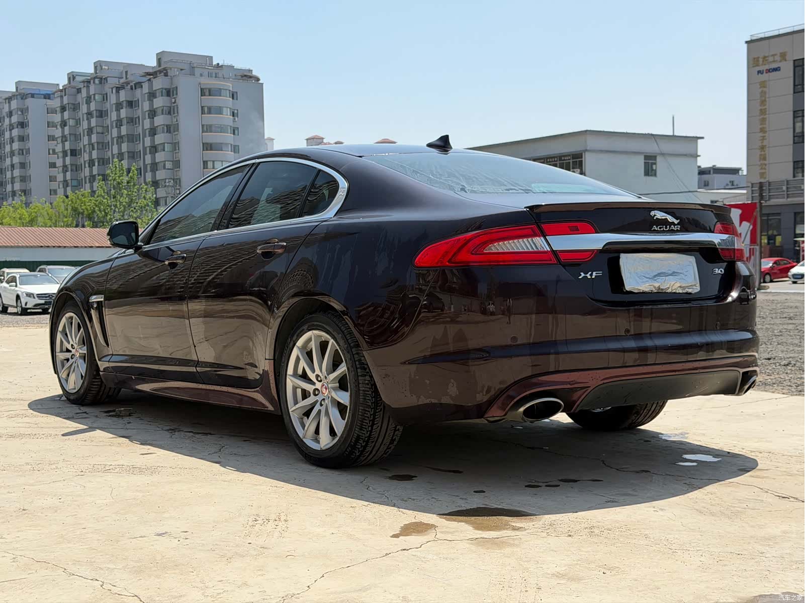 Jaguar XF, 2014 3