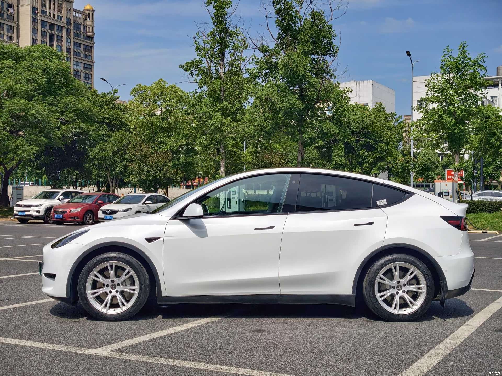 Tesla Model Y, 2022 4