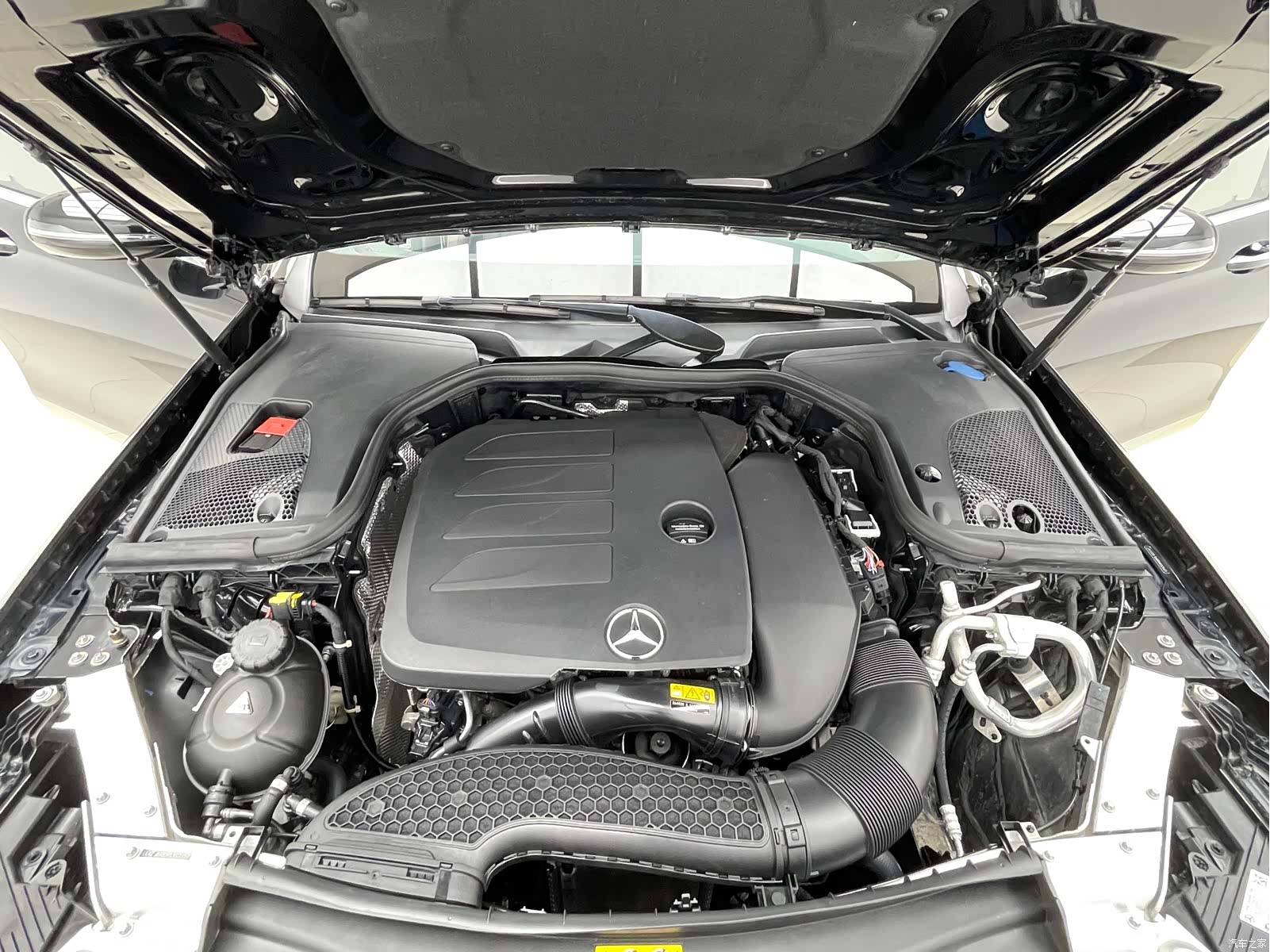 Mercedes-Benz E-Class, 2023 19