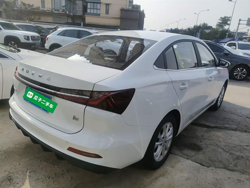Roewe i5