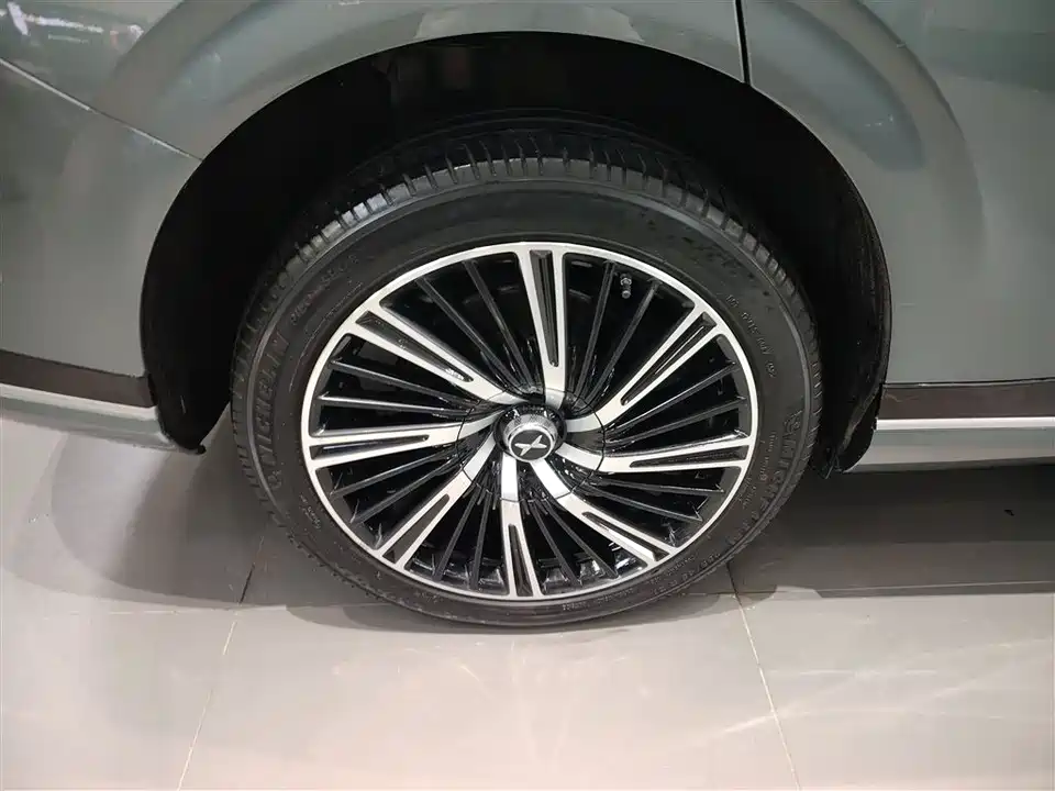 XPENG G9