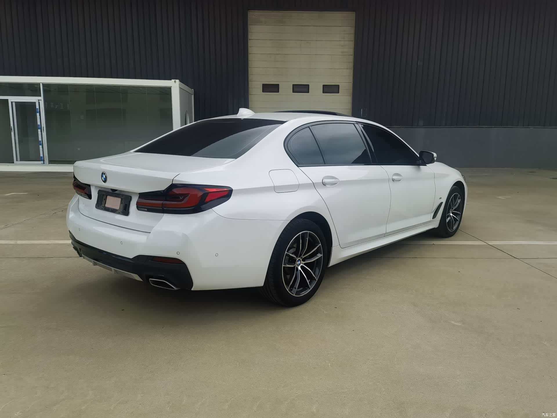 BMW 5 Series, 2023 все фото