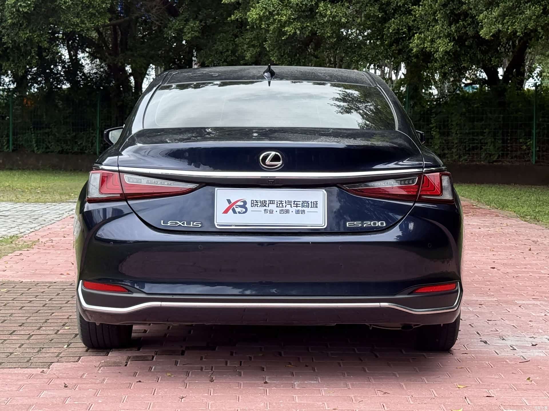 Lexus ES, 2022 все фото