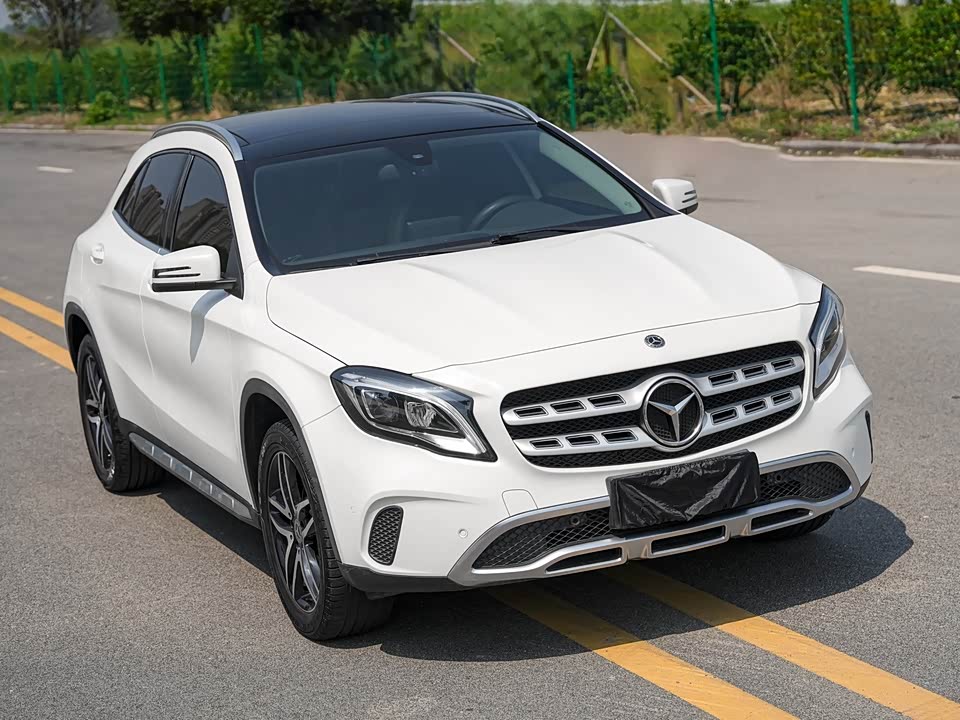 Mercedes-Benz GLA
