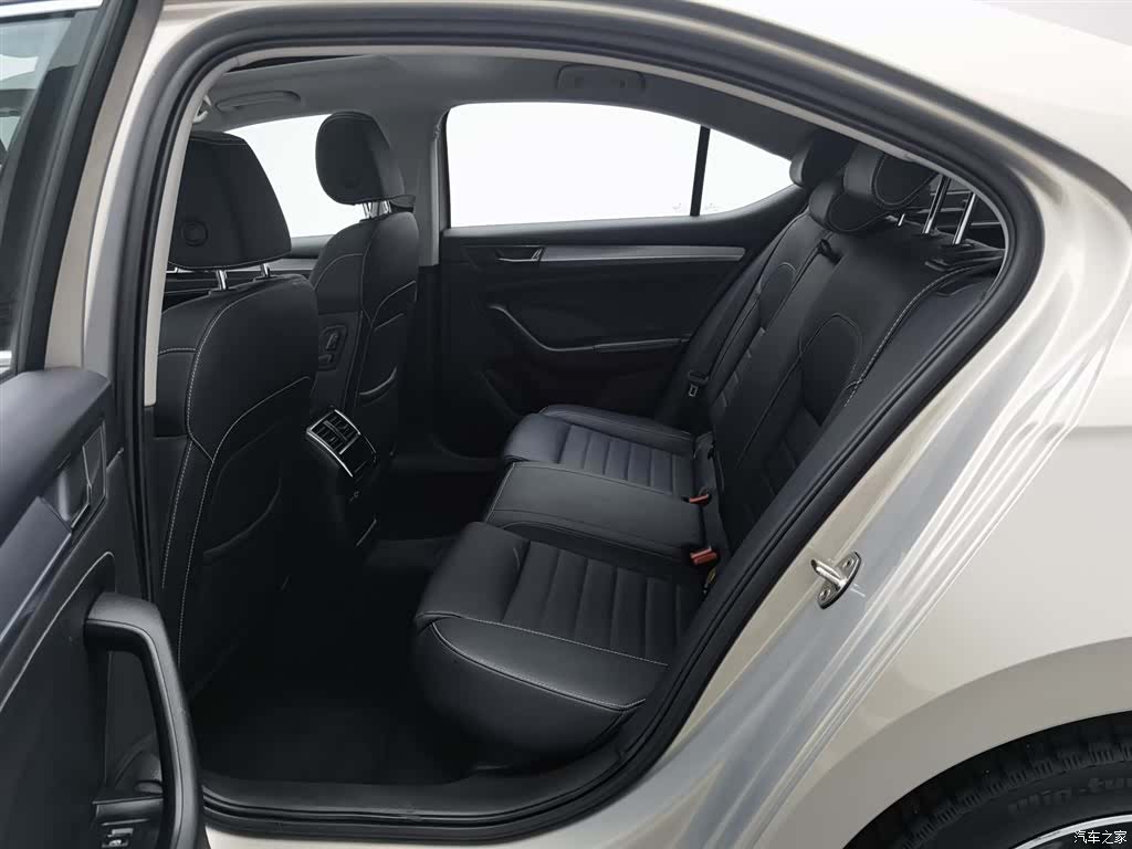 Skoda Superb, 2022 15