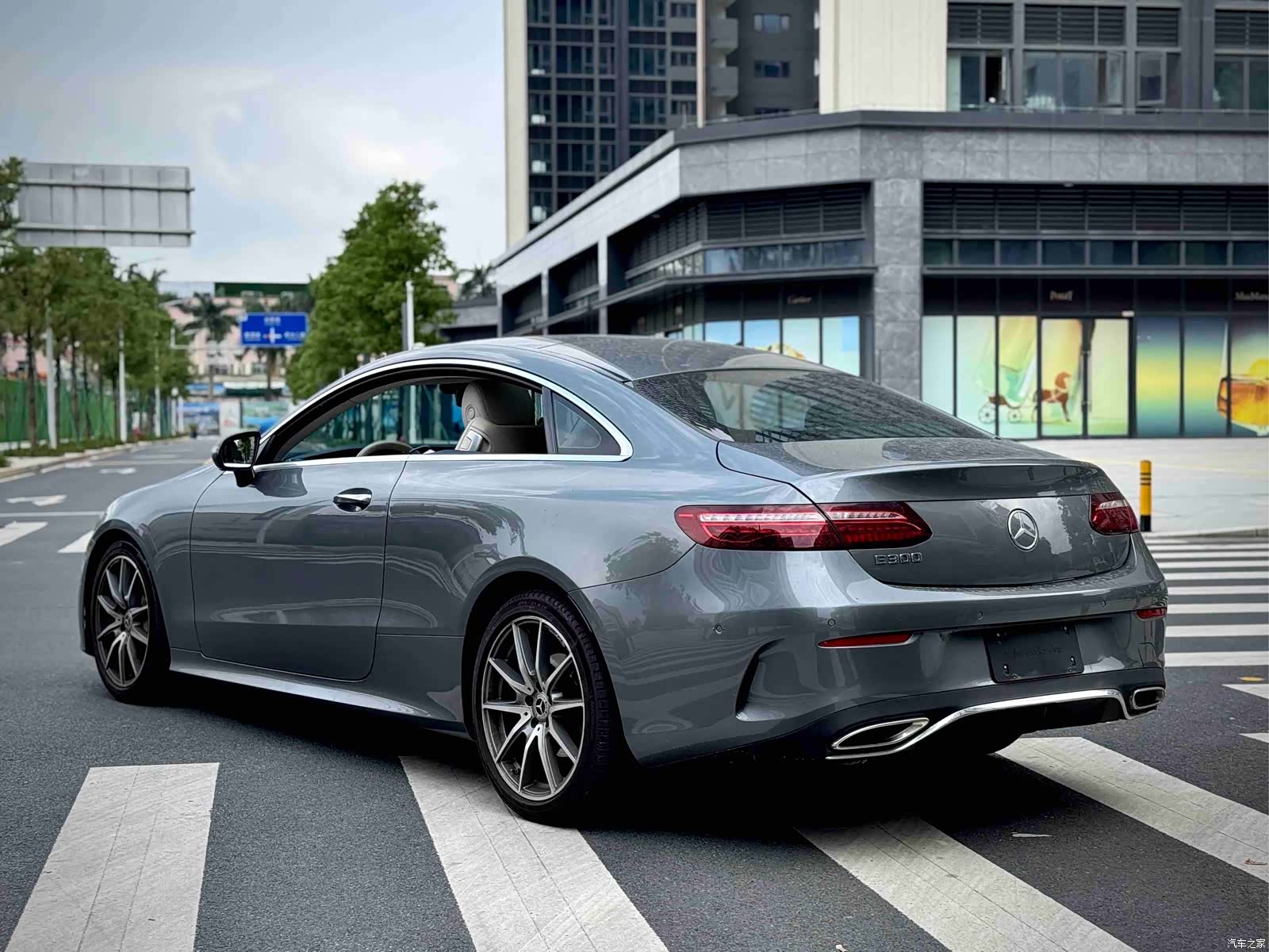 Mercedes-Benz E-Class, 2022 10