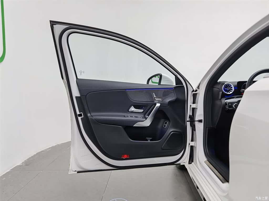 Mercedes-Benz A-Class, 2022 8