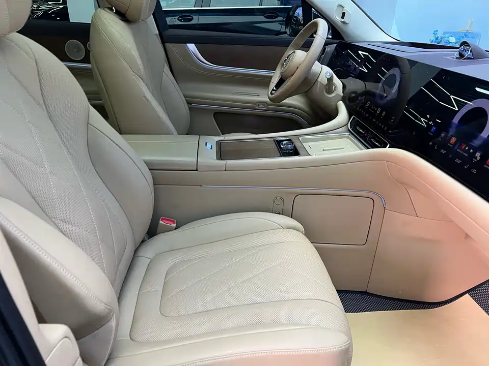 AITO Ask the world M9