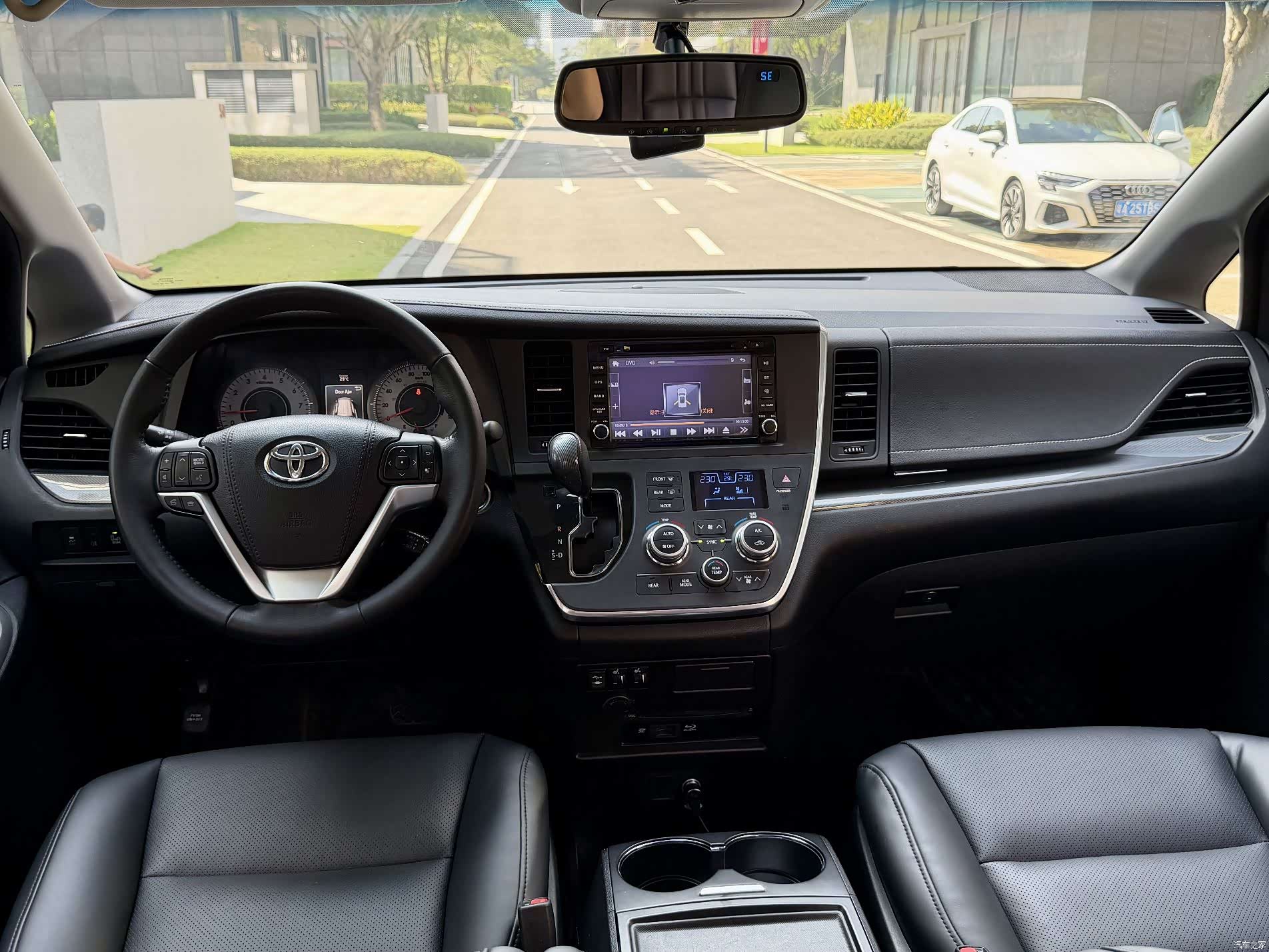 Toyota Sienna, 2017 26