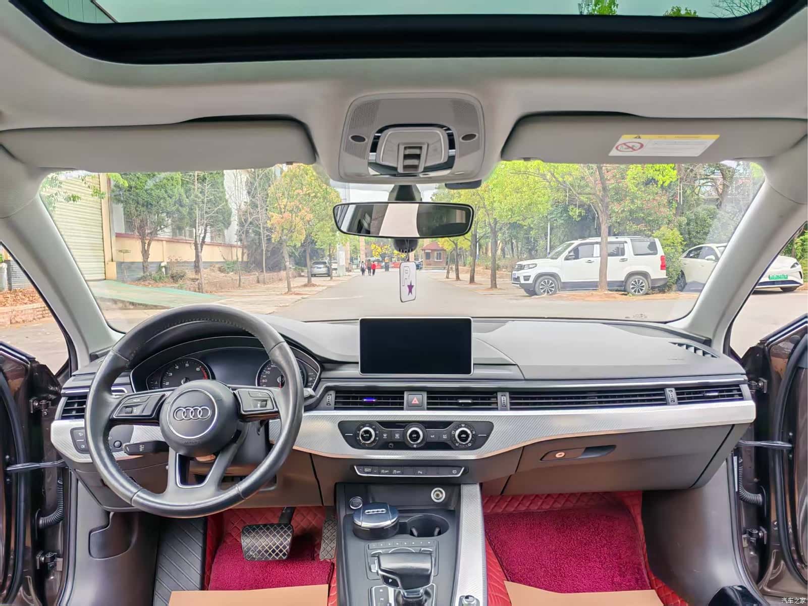 Audi A4L, 2017 все фото