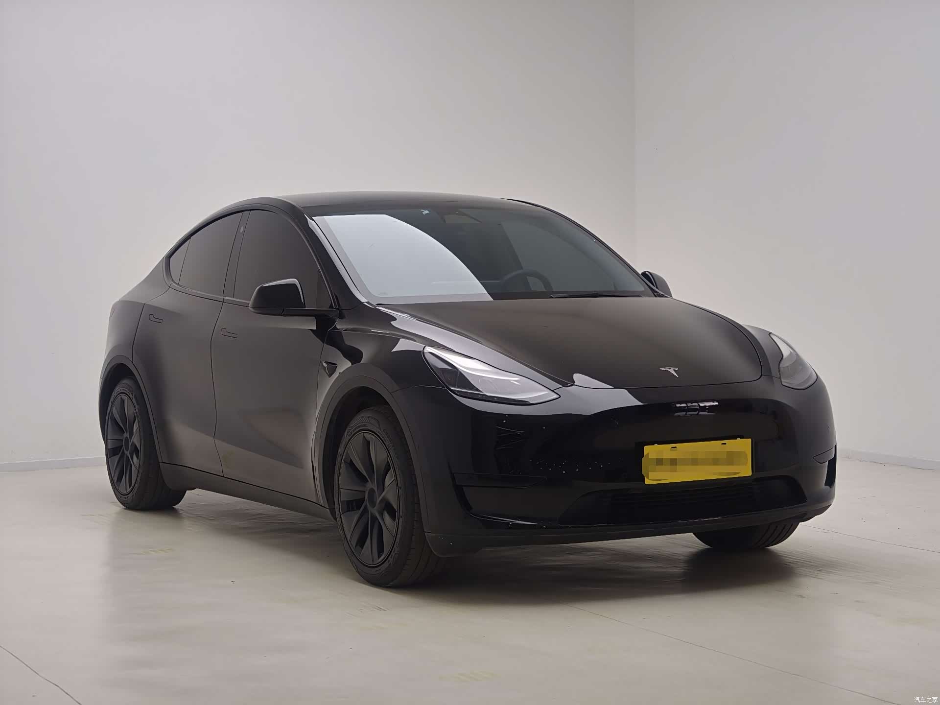 Tesla Model Y, 2023 3
