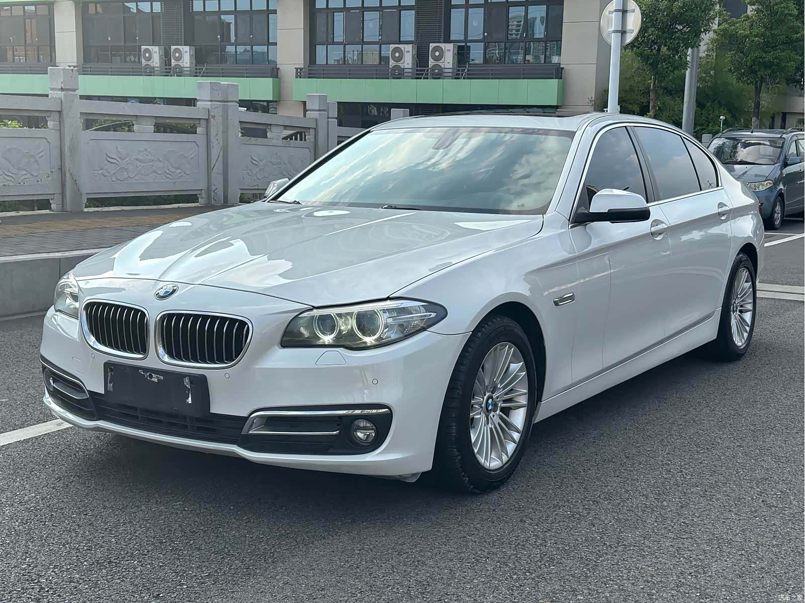 BMW 5 Series, 2016 1