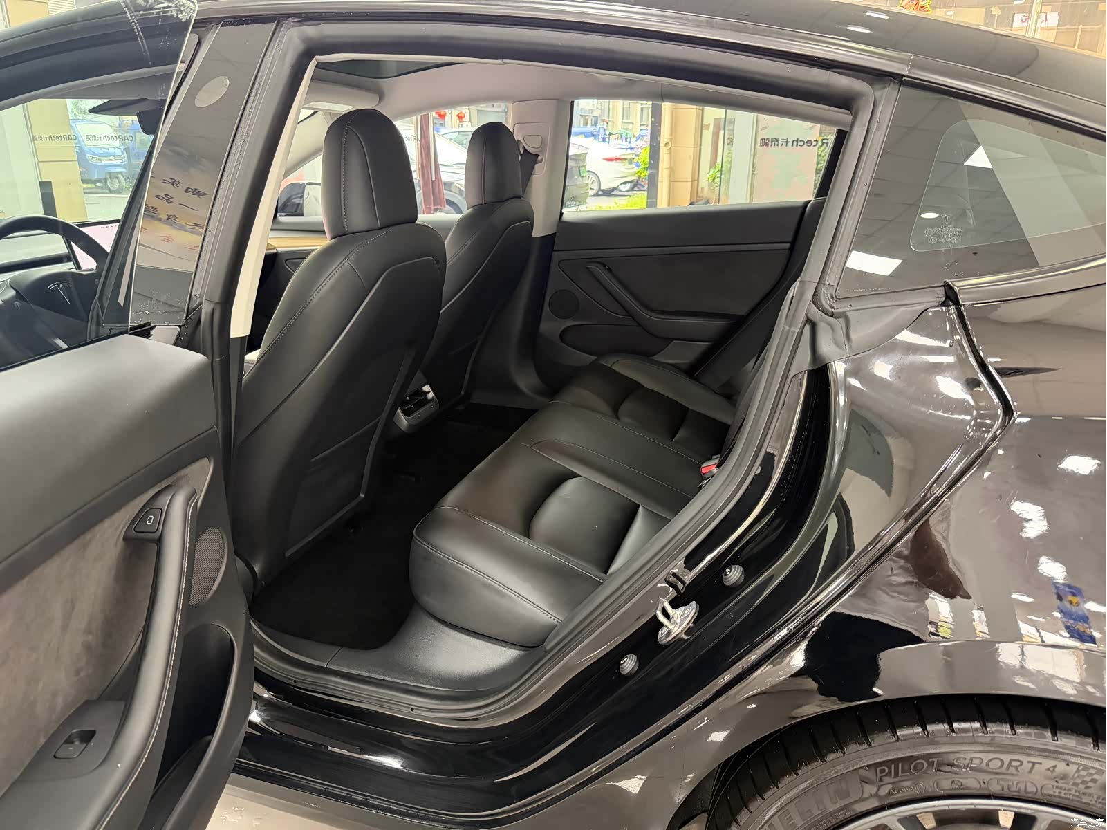 Tesla Model 3, 2021 все фото