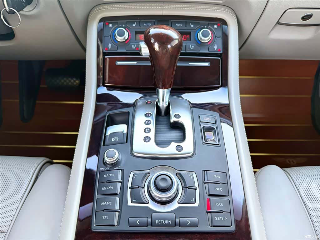 Audi TT, 2011 11