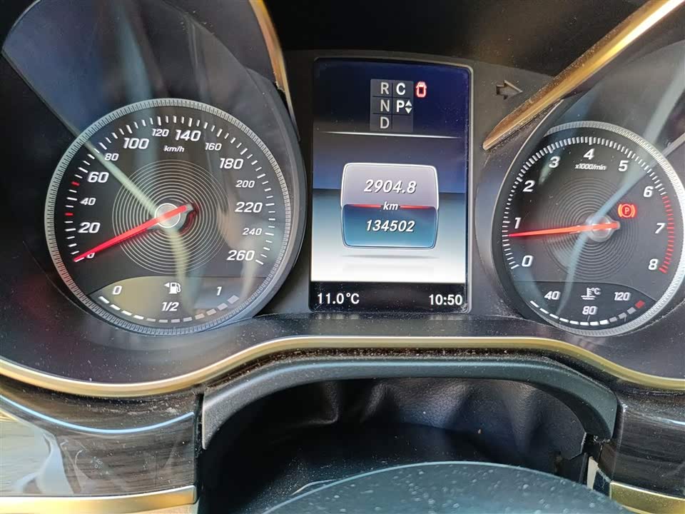 Mercedes-Benz V-class