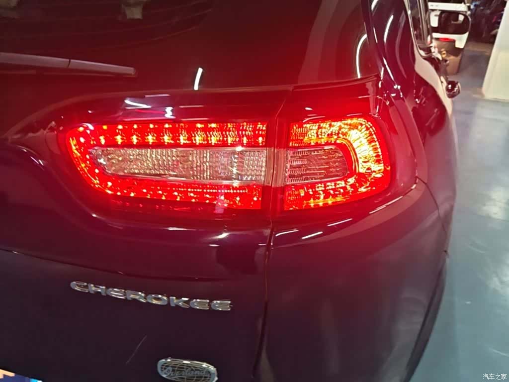 Jeep Cherokee, 2018 8