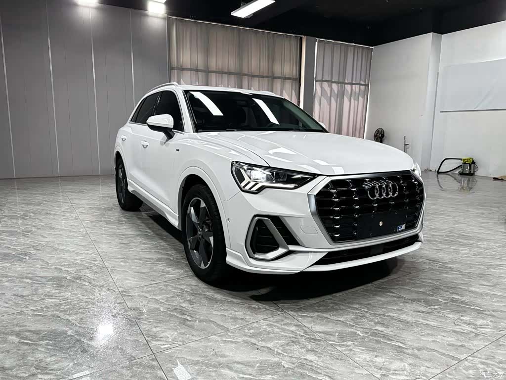 Audi Q3, 2022 3