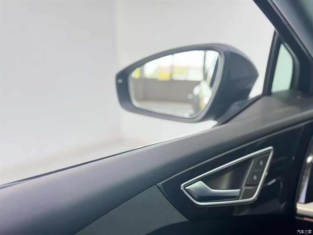 Audi Q4 e-tron, 2024 10