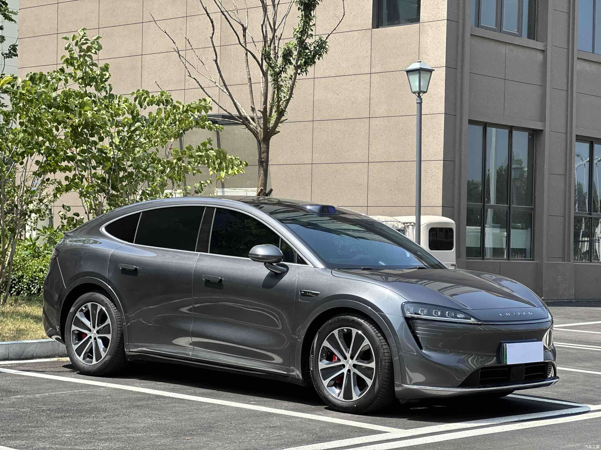 Luxeed R7, 2025 3