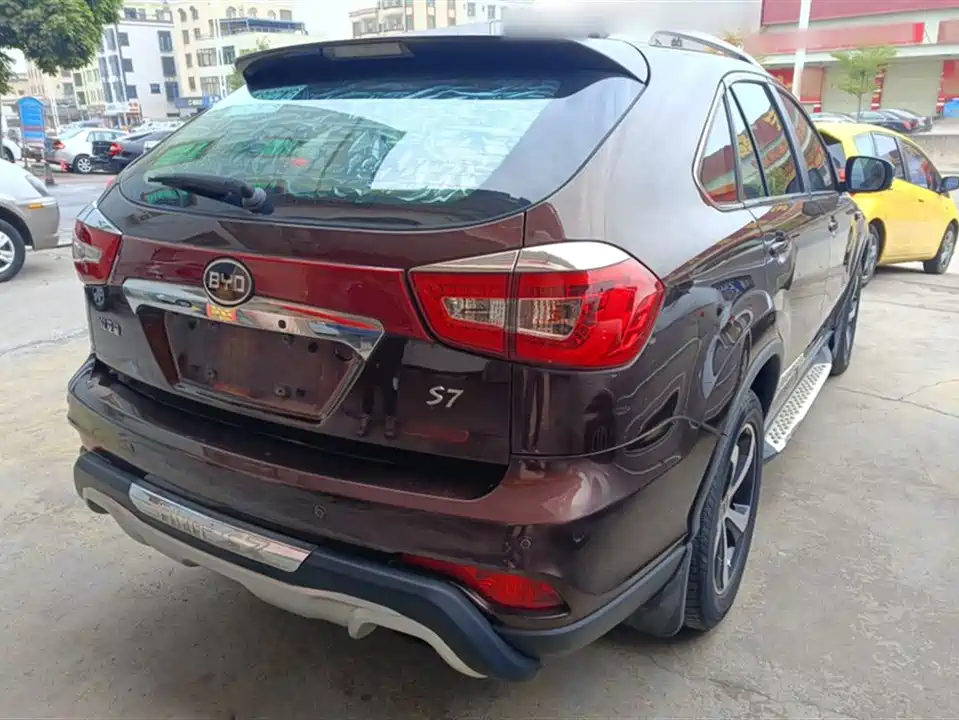 BYD S7