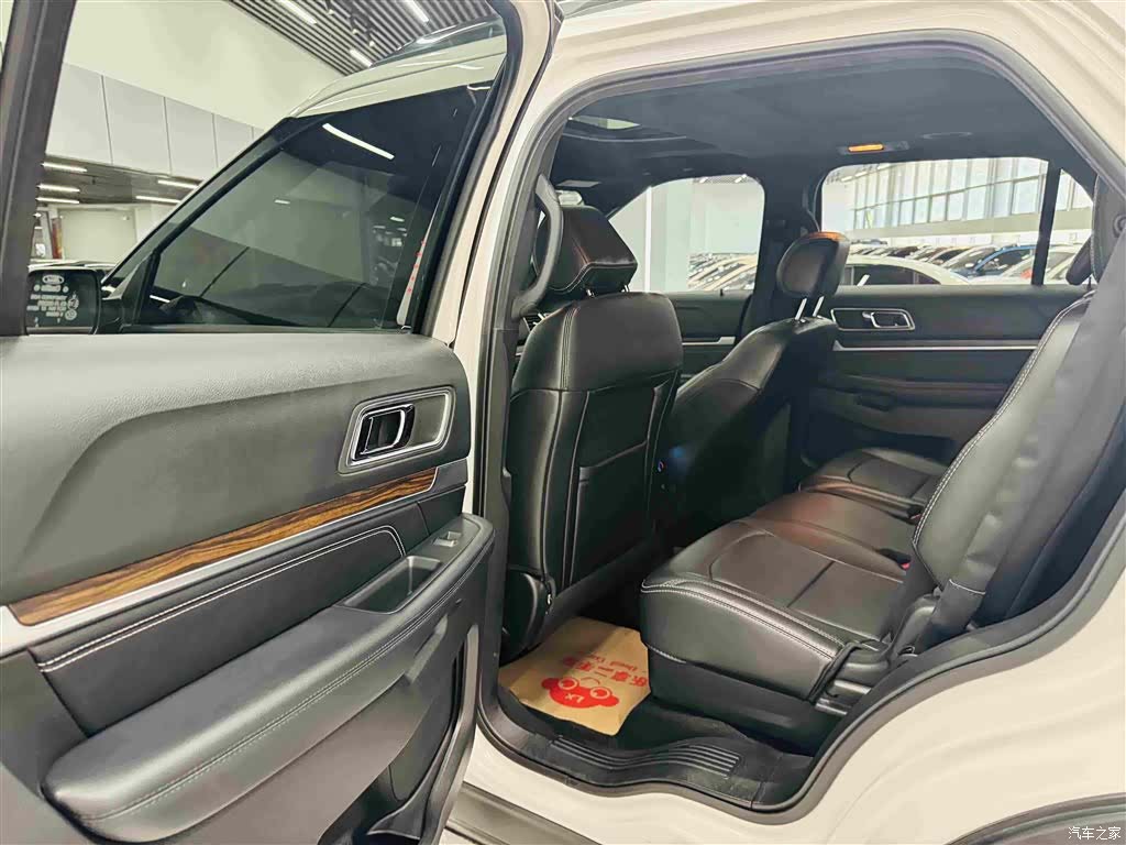 Ford Explorer, 2018 16