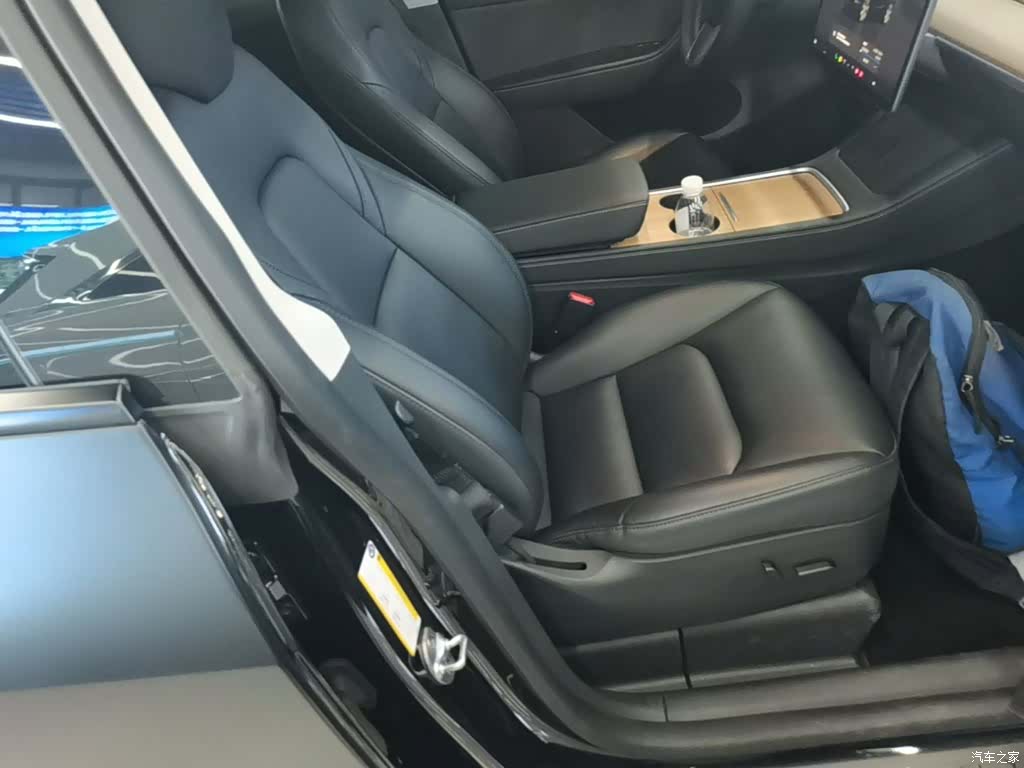 Tesla Model Y, 2022 25