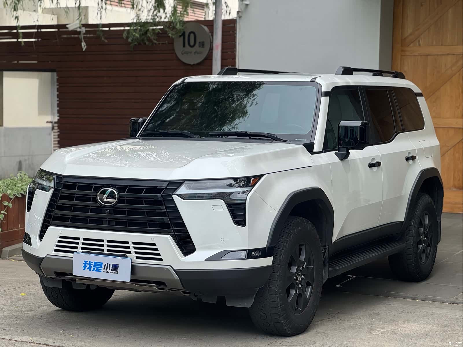 Lexus GX, 2024 1