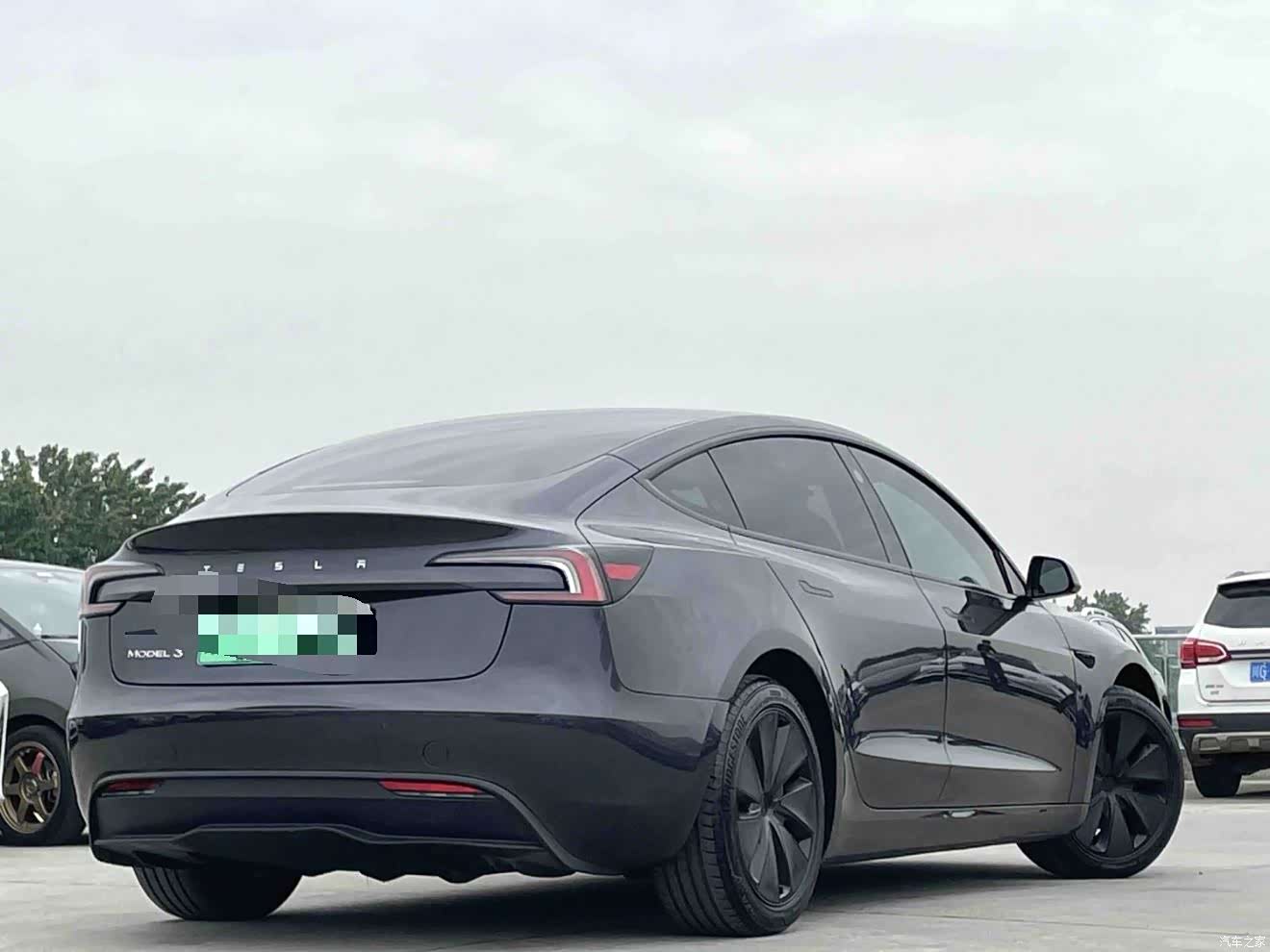 Tesla Model 3, 2025 7