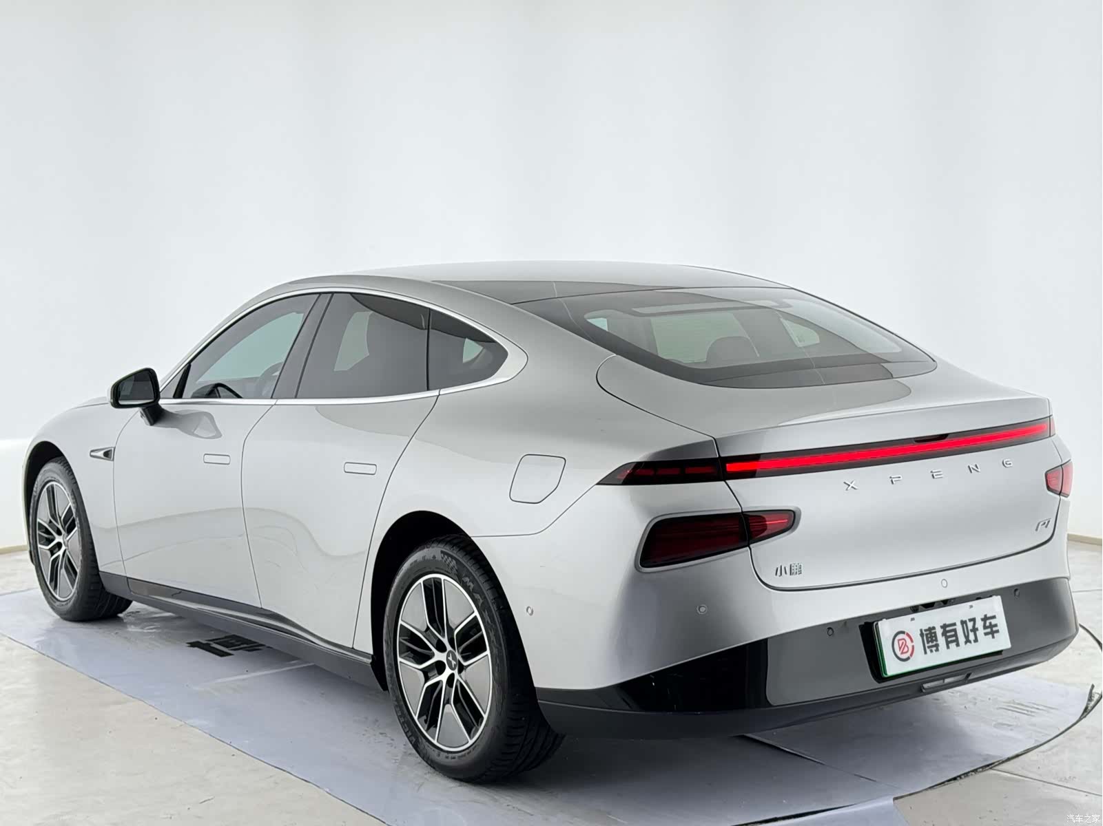 Xpeng P7, 2023 12