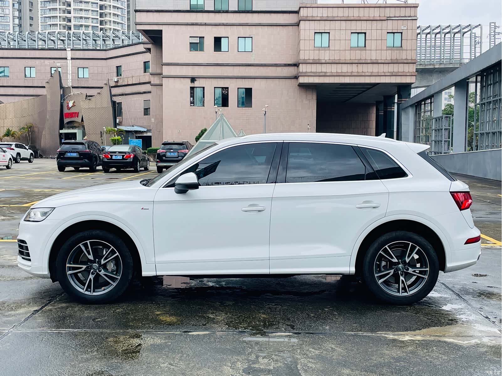Audi Q5L, 2019 29
