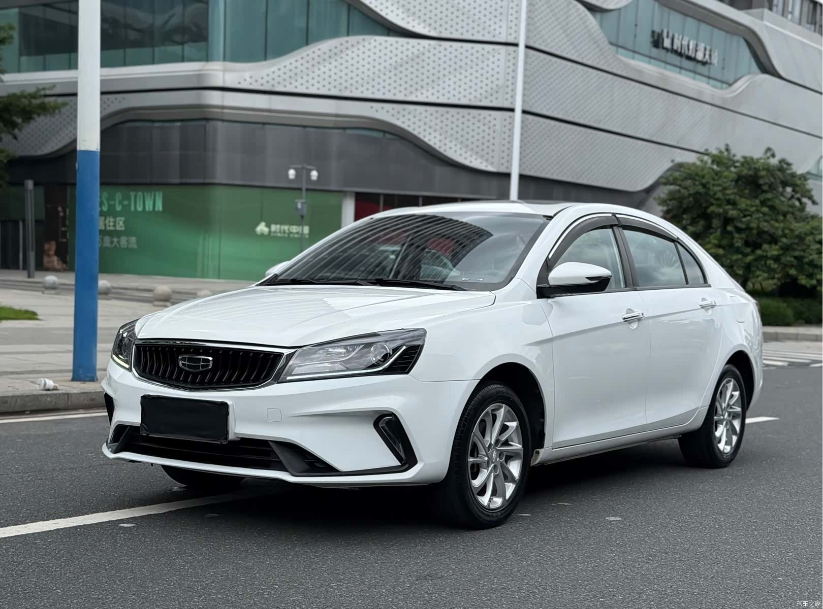 Geely Emgrand, 2021 1