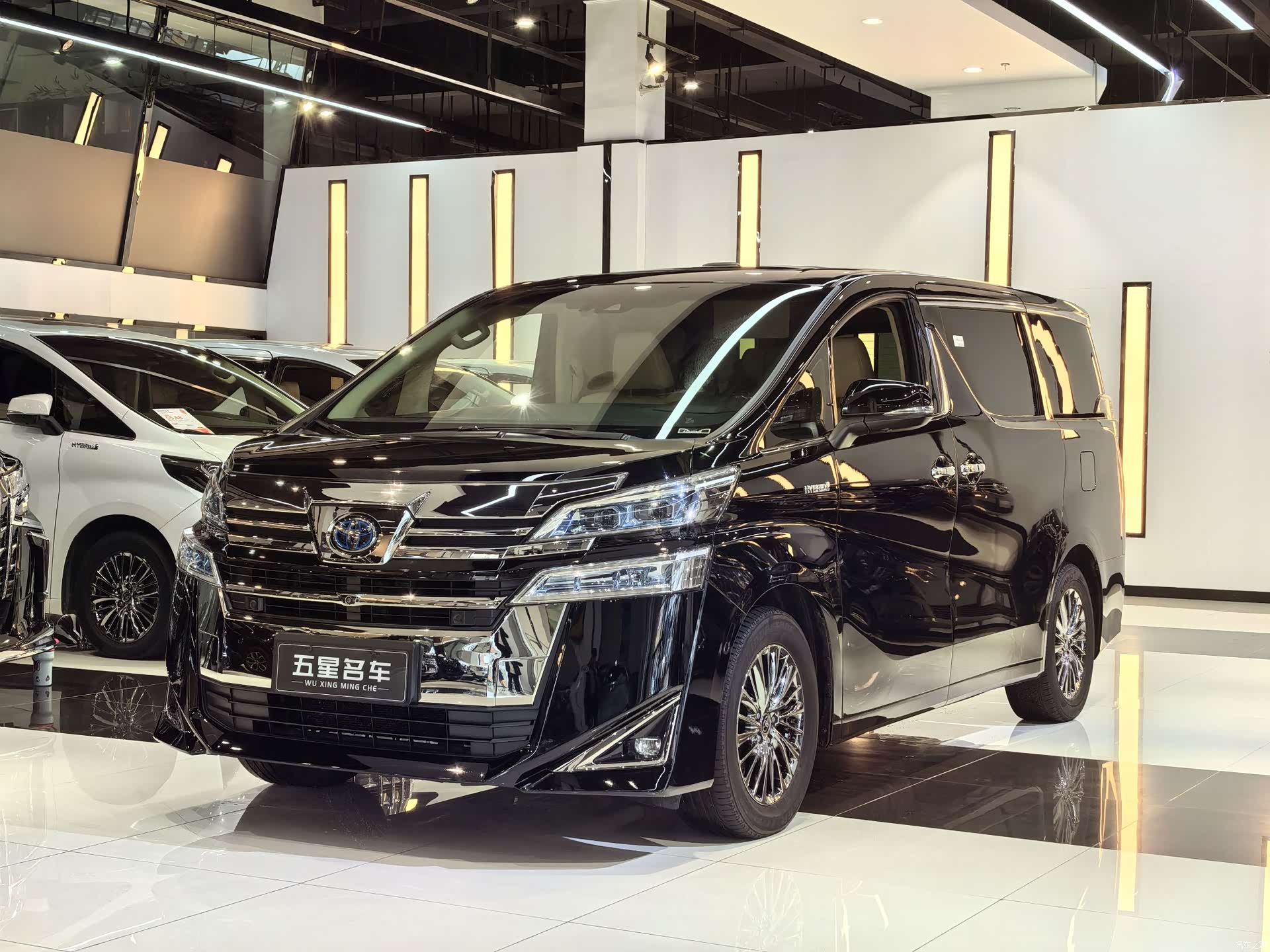 Toyota Vellfire, 2021 1