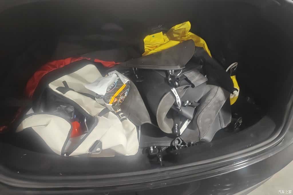 Tesla Model 3, 2024 4