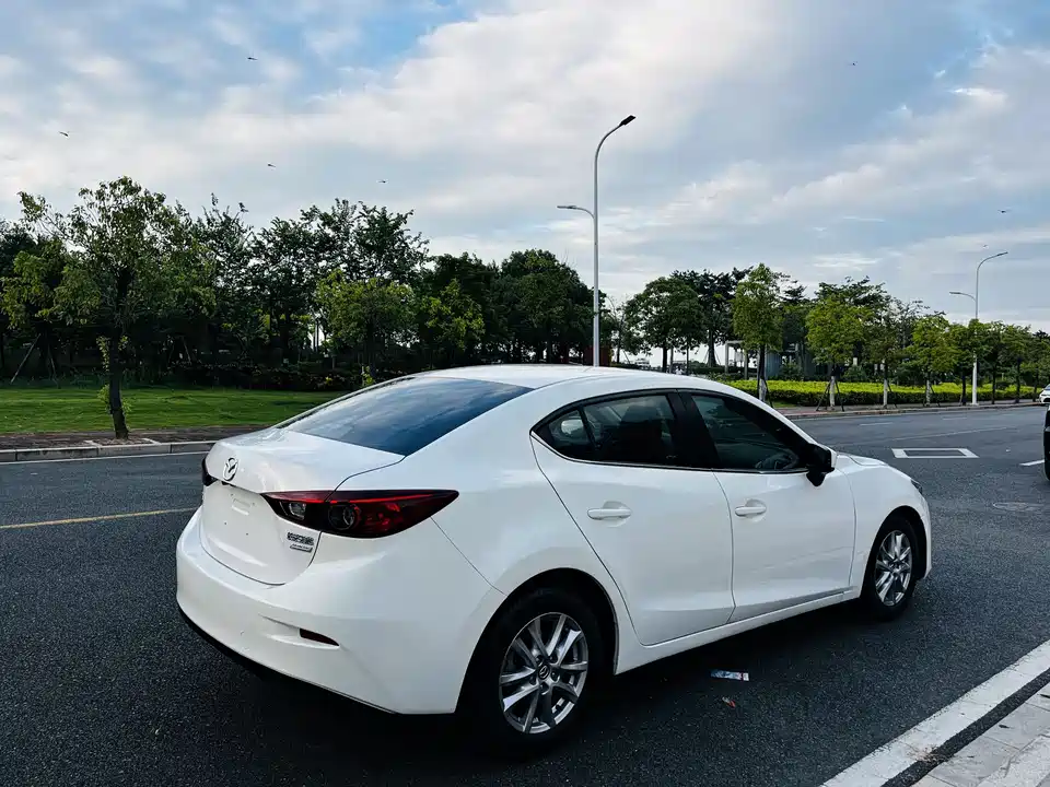 Mazda 3 Angkesaila