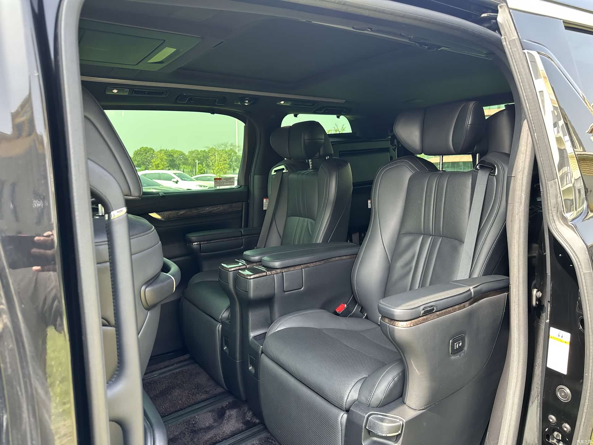 Toyota Vellfire, 2021 6