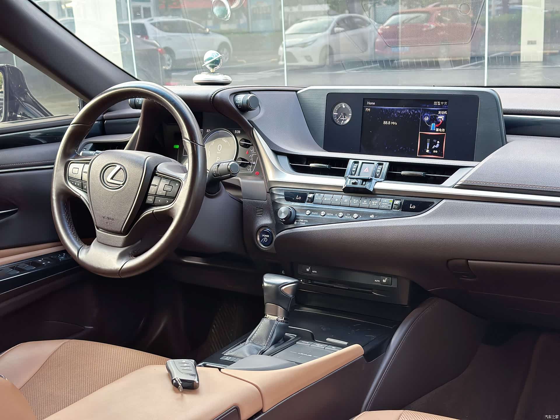 Lexus ES, 2020 7