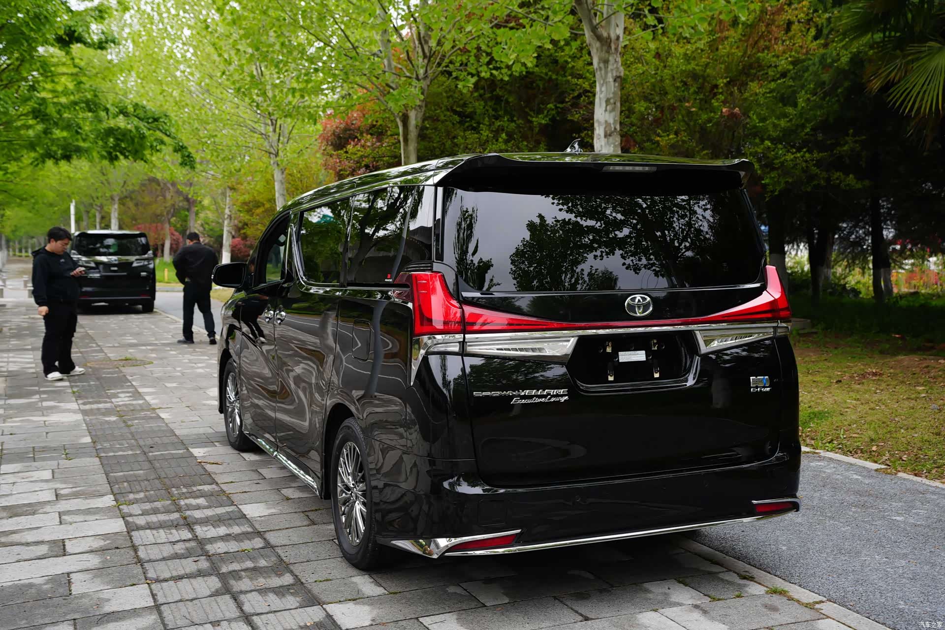 Toyota Vellfire, 2023 9