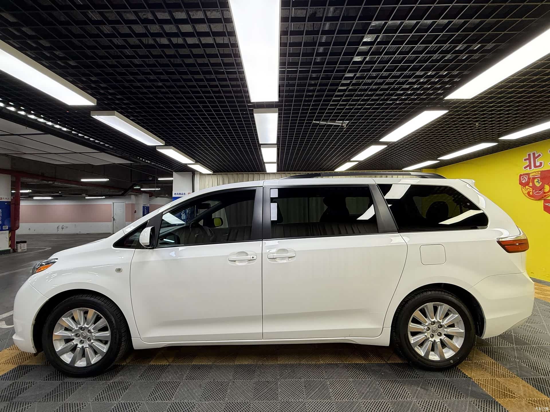 Toyota Sienna, 2015 10