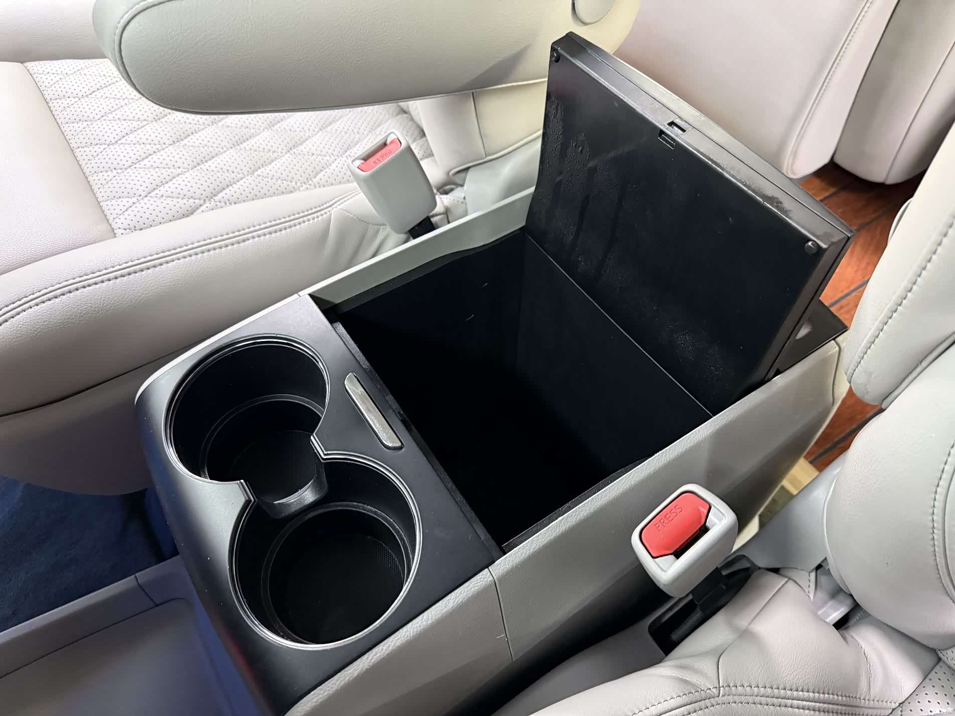 Toyota Sienna, 2015 26