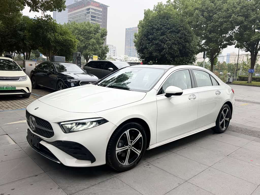 Mercedes-Benz A-Class A 2025 A 200 L Fashion