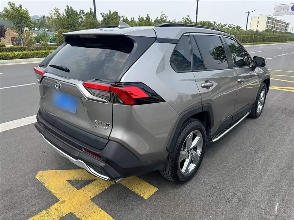 Toyota RAV4 Rongfang