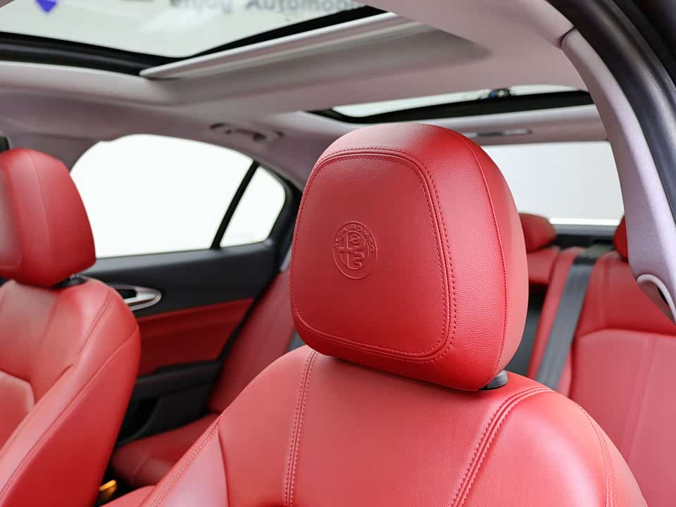 Alfa Romeo Giulia Alfa Romeo Giulia