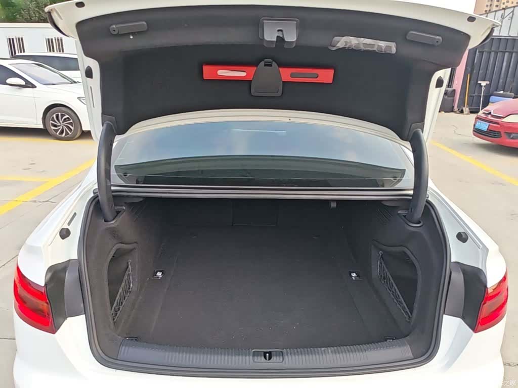 Audi A4L, 2018 19