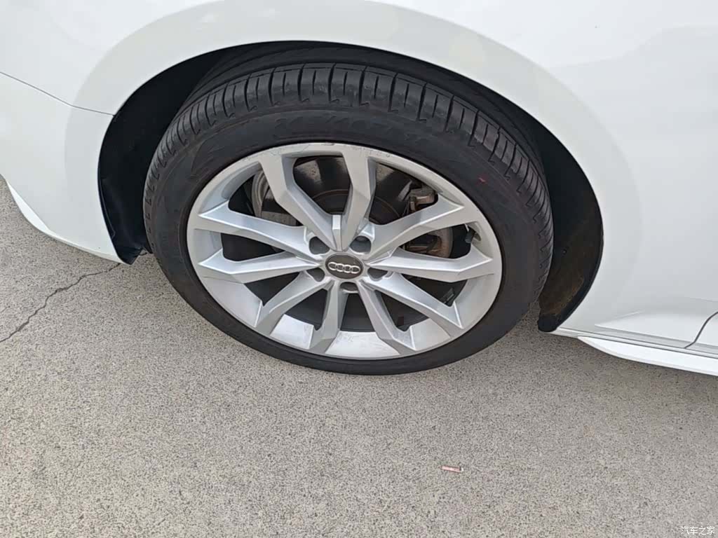 Audi A4L, 2018 23